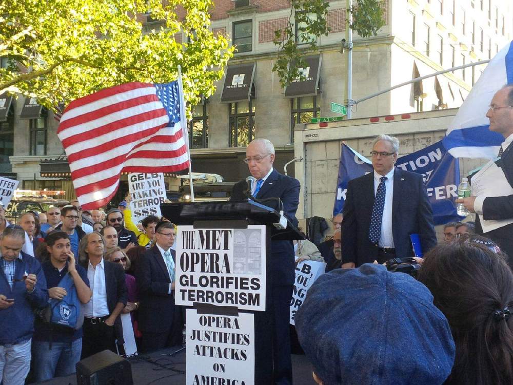  Demonstrators protest Klinghoffer opera at Met season opening